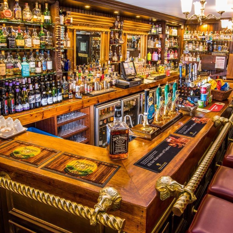 The Old Bell Inn Олдем Екстер'єр фото