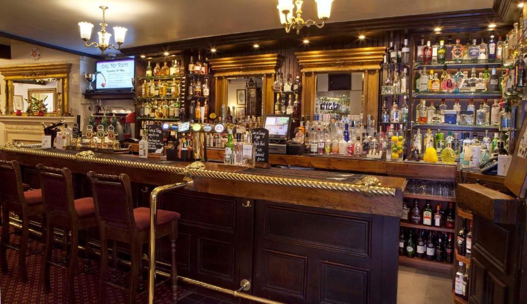 The Old Bell Inn Олдем Екстер'єр фото