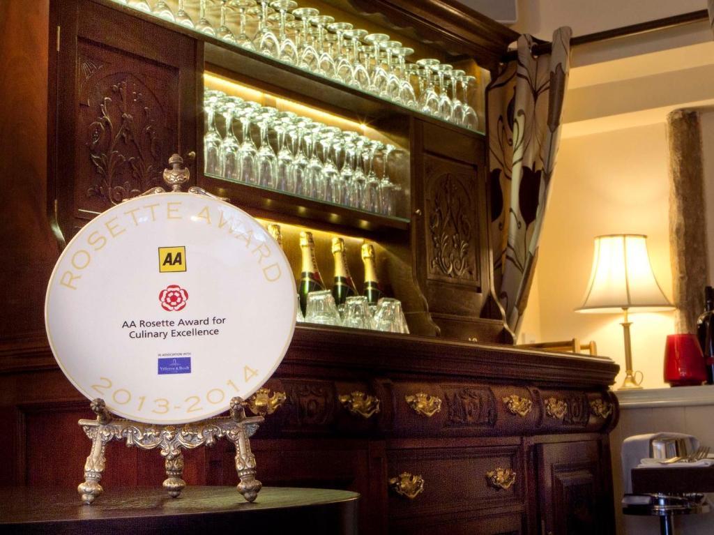 The Old Bell Inn Олдем Екстер'єр фото